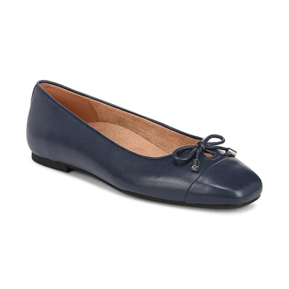 Navy Leather,5,MEDIUM